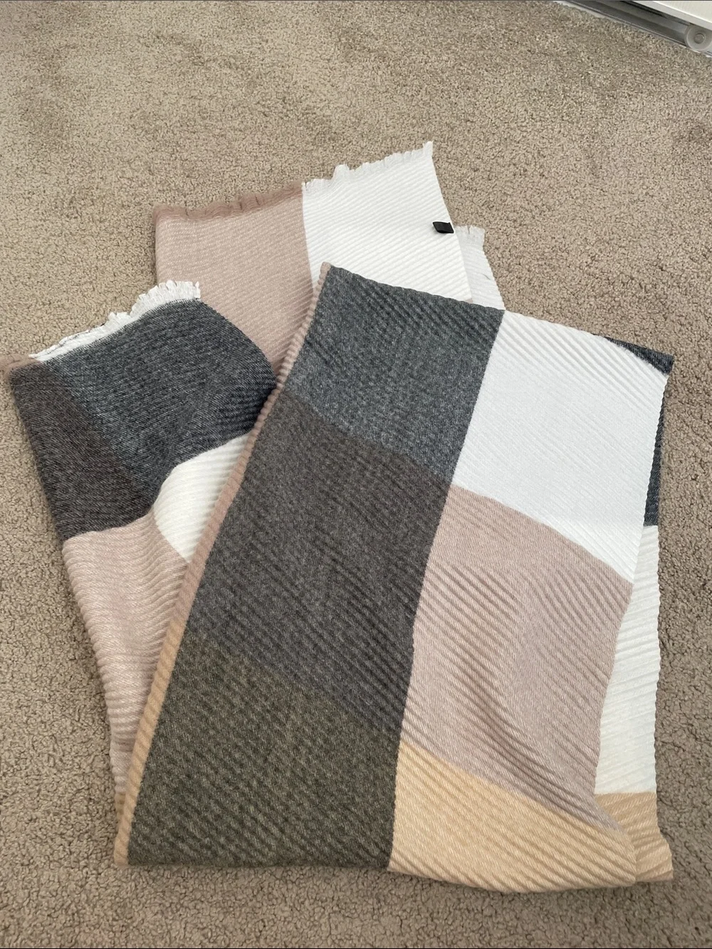 Cozy Oversized Plaid Scarf in Neutrals nwot
